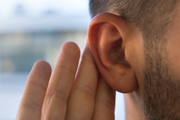 Hearing loss: Causes, prevention, and modern hearing aid solutions featured image